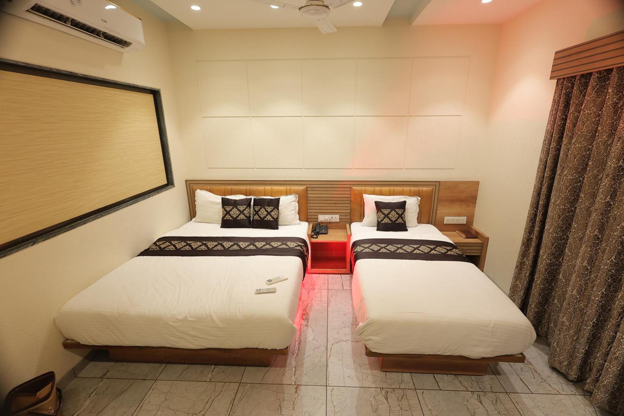 Hotel Horizon & Restaurant Сурат Екстер'єр фото