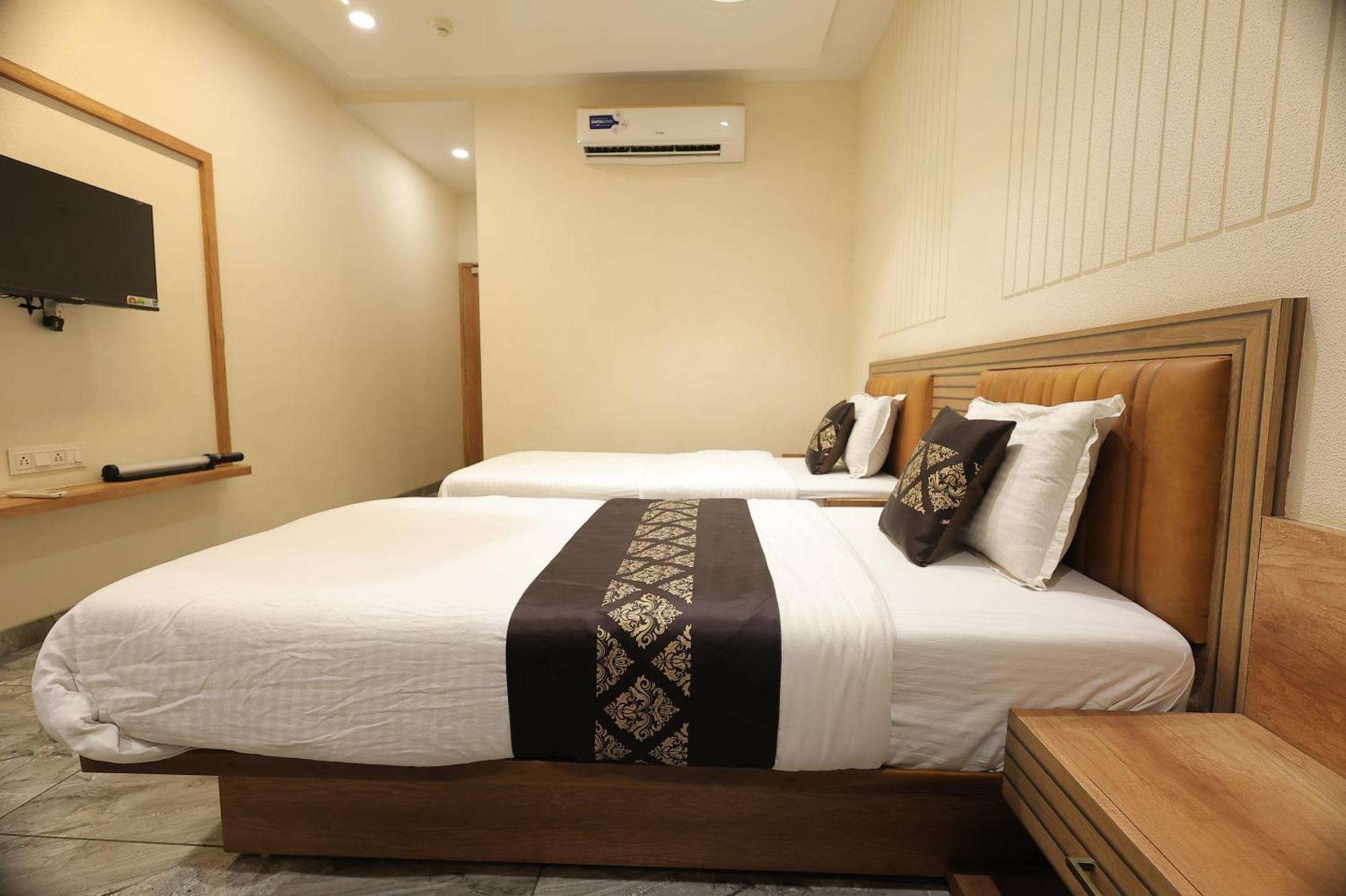 Hotel Horizon & Restaurant Сурат Екстер'єр фото