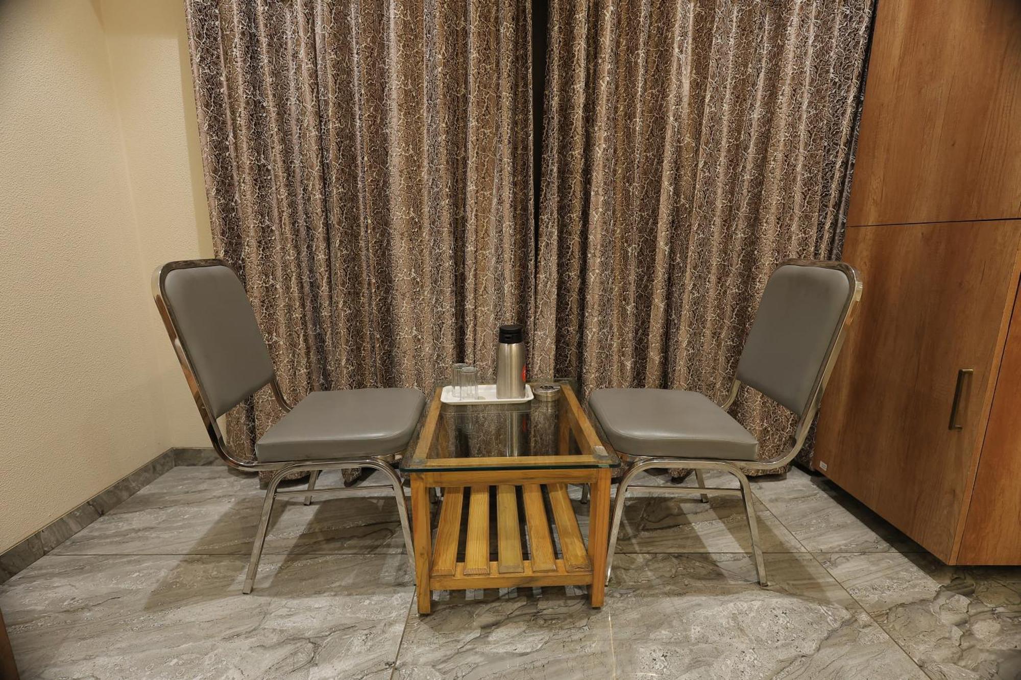 Hotel Horizon & Restaurant Сурат Екстер'єр фото