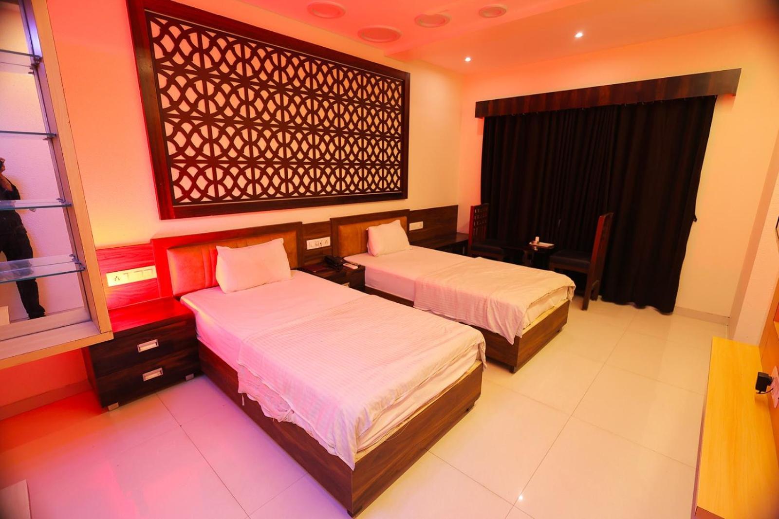Hotel Horizon & Restaurant Сурат Екстер'єр фото