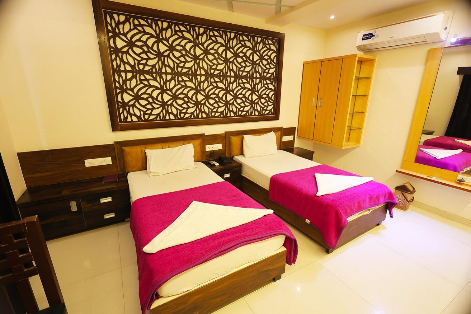 Hotel Horizon & Restaurant Сурат Екстер'єр фото
