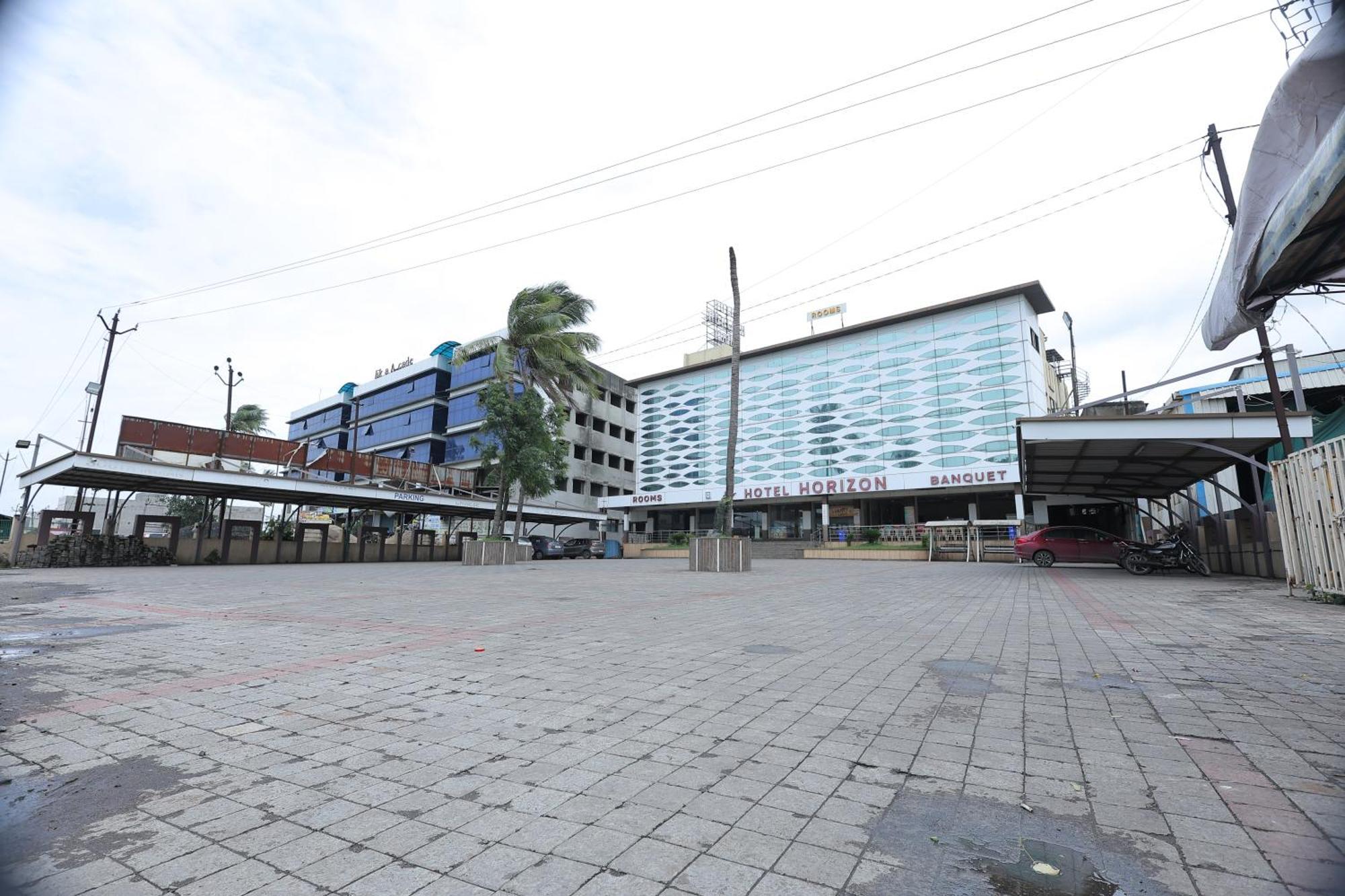 Hotel Horizon & Restaurant Сурат Екстер'єр фото