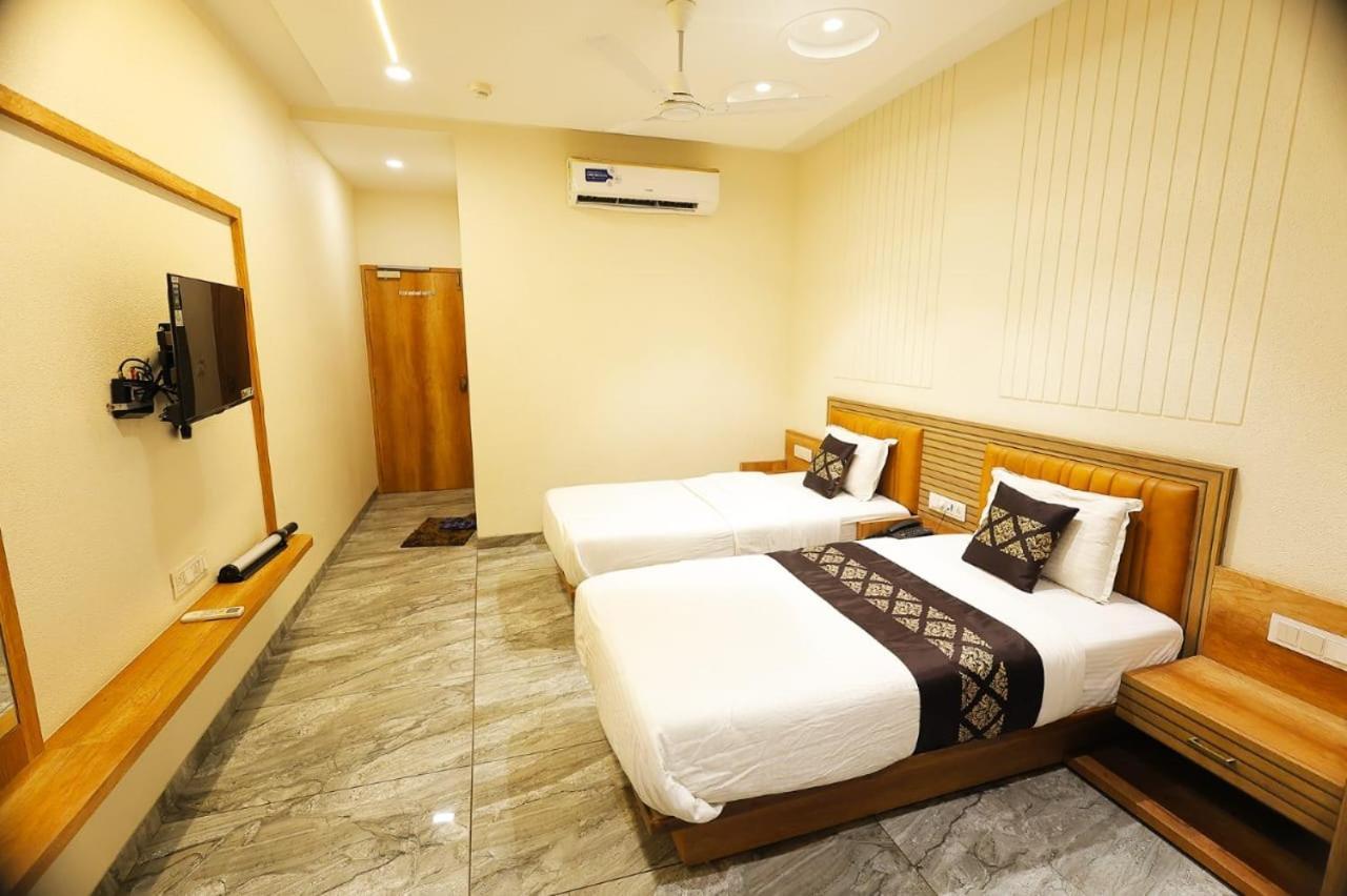 Hotel Horizon & Restaurant Сурат Екстер'єр фото